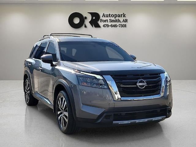 2025 Nissan Pathfinder Platinum 4WD