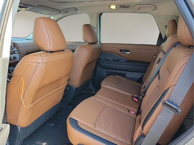 2025 Nissan Pathfinder Platinum 4WD