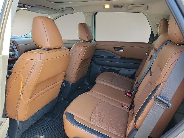2025 Nissan Pathfinder Platinum 4WD