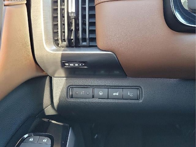 2025 Nissan Pathfinder Platinum 4WD