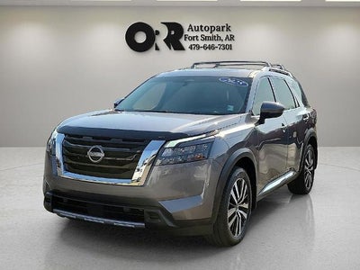 2025 Nissan Pathfinder Platinum 4WD