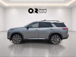2026 Nissan Pathfinder Platinum 2WD