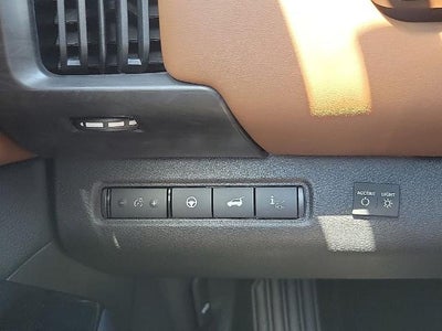 2026 Nissan Pathfinder Platinum 2WD