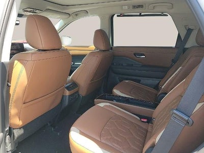 2026 Nissan Pathfinder Platinum 2WD