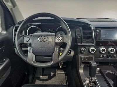 2018 Toyota Sequoia SR5 4WD (SE)