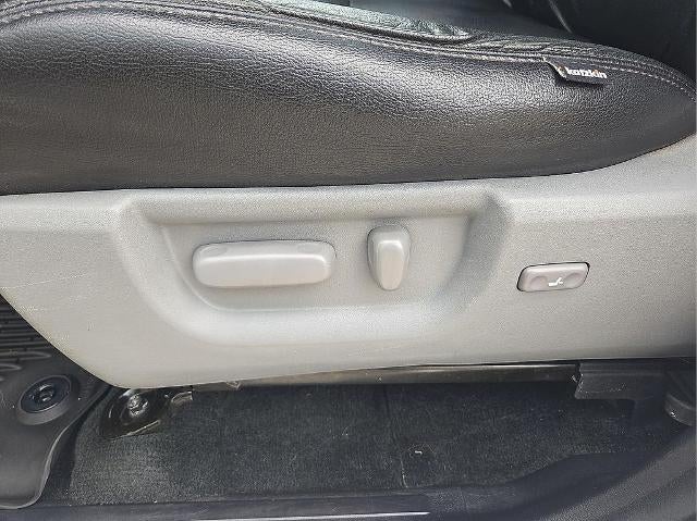 2018 Toyota Sequoia SR5 4WD (SE)