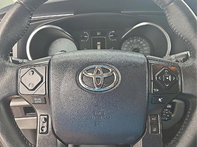 2018 Toyota Sequoia SR5 4WD (SE)