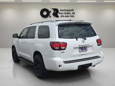 2018 Toyota Sequoia SR5 4WD (SE)