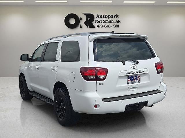 2018 Toyota Sequoia SR5 4WD (SE)