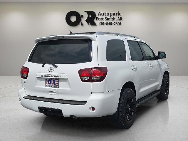 2018 Toyota Sequoia SR5 4WD (SE)