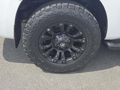 2018 Toyota Sequoia SR5 4WD (SE)