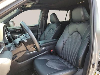2025 Toyota Highlander XSE AWD (Natl)