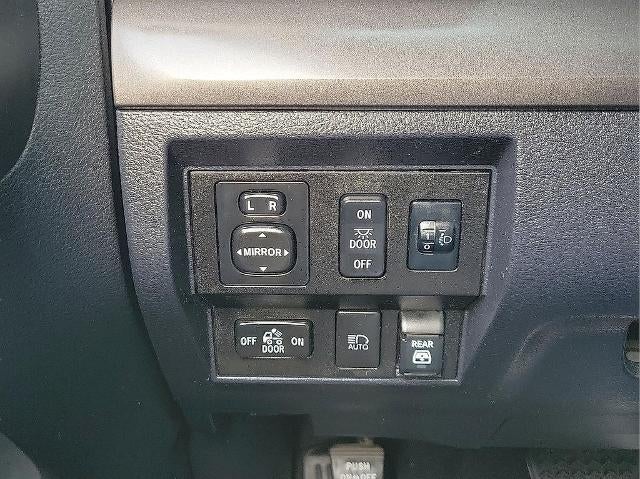 2019 Toyota Tundra 4WD 4WD SR5 CrewMax 5.5' Bed 5.7L FFV (SE)