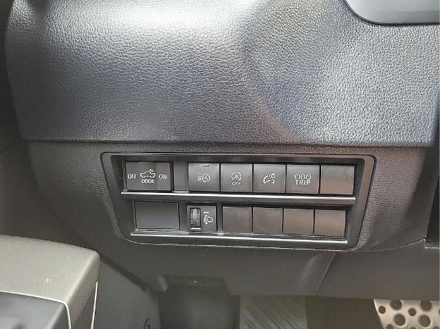 2023 Toyota Tundra 4WD 4WD SR5 CrewMax 5.5' Bed (SE)