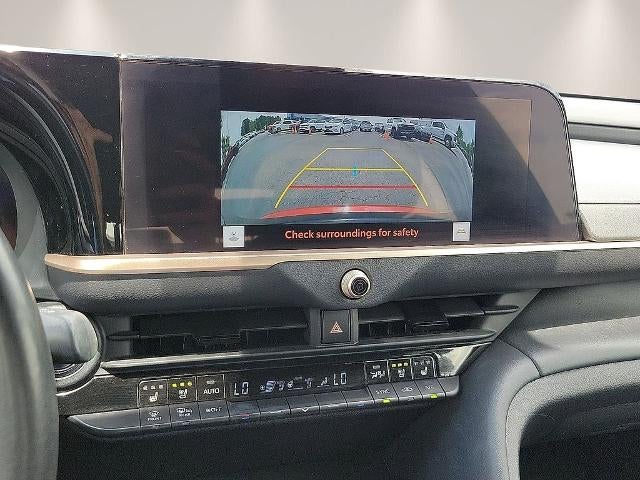 2024 Toyota Crown Limited AWD (Natl)