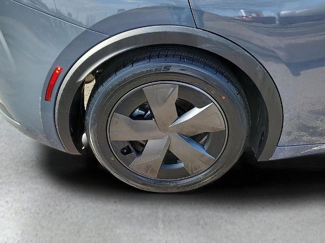 2024 Toyota Prius LE (Natl)