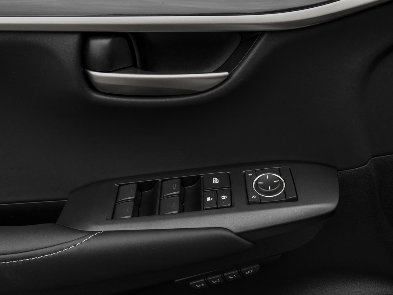 2016 Lexus NX Turbo FWD 4dr