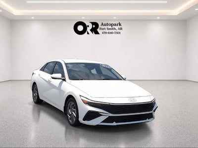 2024 Hyundai ELANTRA SEL IVT
