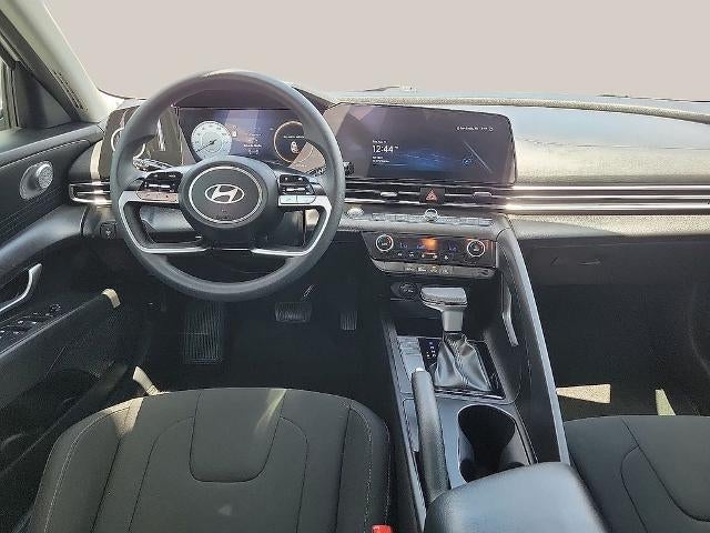 2024 Hyundai ELANTRA SEL IVT