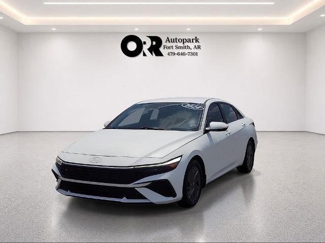 2024 Hyundai ELANTRA SEL IVT