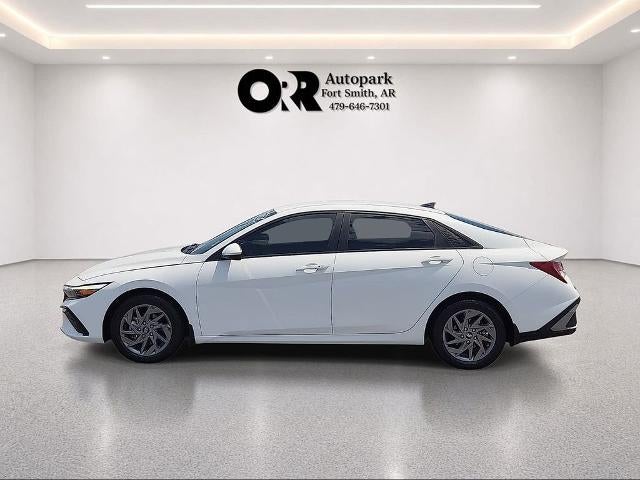 2024 Hyundai ELANTRA SEL IVT