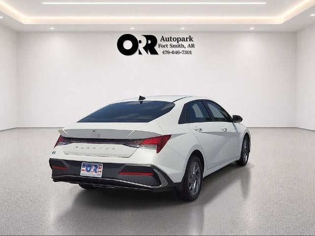 2024 Hyundai ELANTRA SEL IVT