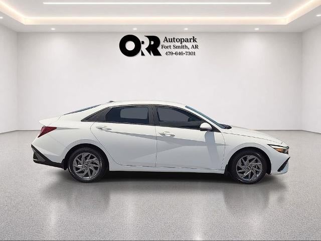 2024 Hyundai ELANTRA SEL IVT
