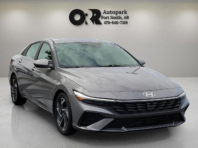 2024 Hyundai ELANTRA Limited IVT