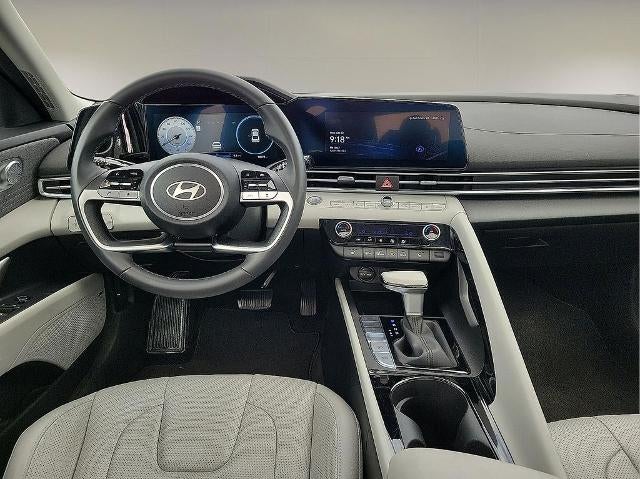 2024 Hyundai ELANTRA Limited IVT