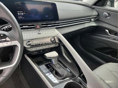 2024 Hyundai ELANTRA Limited IVT