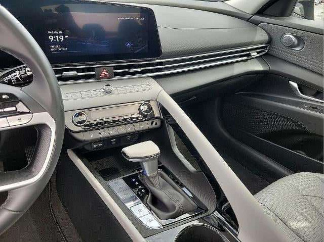 2024 Hyundai ELANTRA Limited IVT