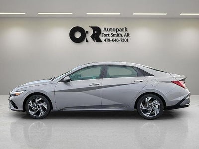 2024 Hyundai ELANTRA Limited IVT