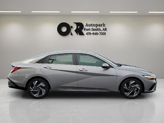 2024 Hyundai ELANTRA Limited IVT
