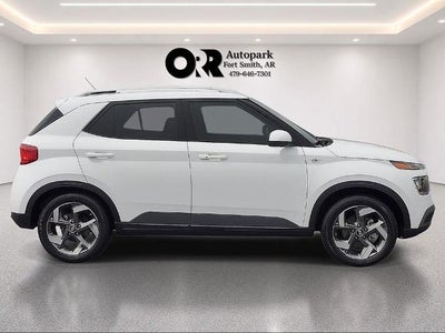 2025 Hyundai VENUE SEL IVT