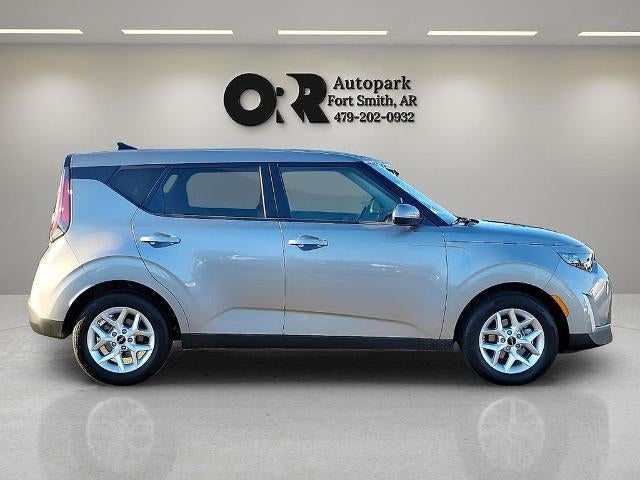 2024 Kia Soul LX IVT