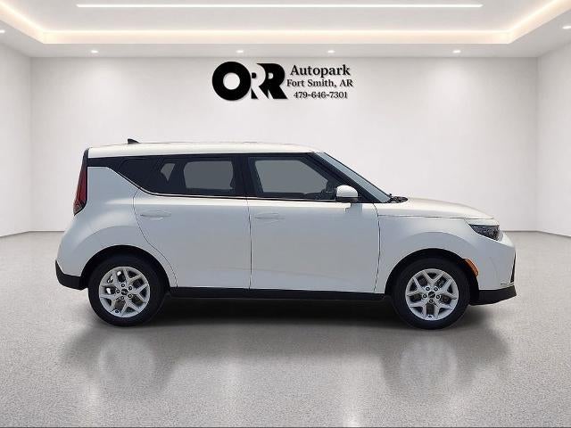 2024 Kia Soul LX IVT