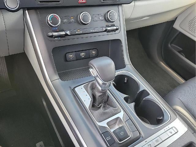 2024 Kia Carnival LX FWD