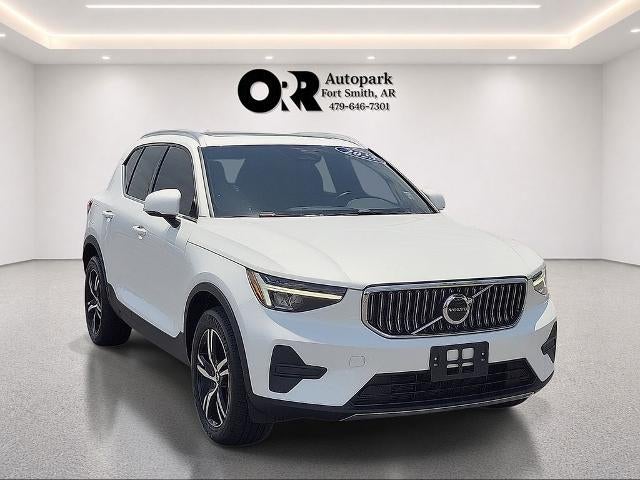 2025 Volvo XC40 B5 Core Bright AWD's photo